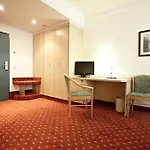 Intercityhotel Szálloda 4*