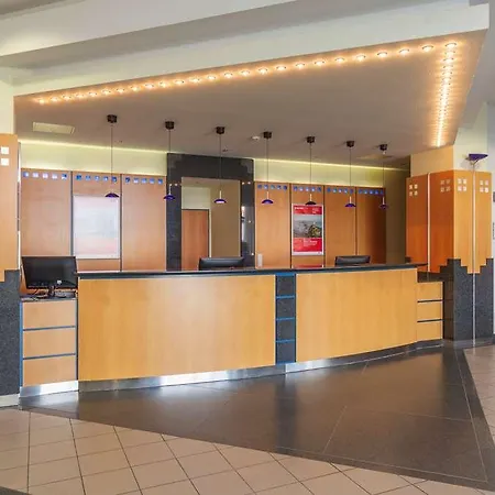 Intercityhotel Szálloda 4*
