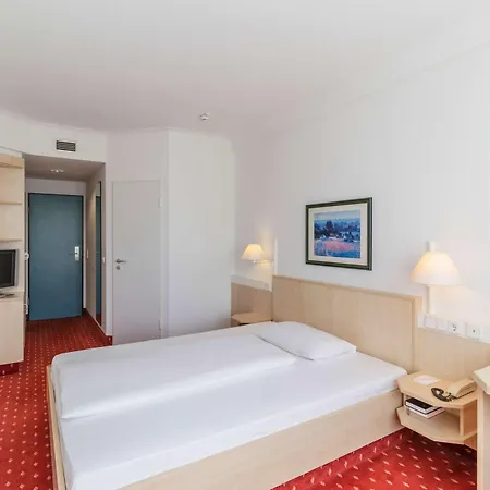 Intercityhotel Szálloda 4*