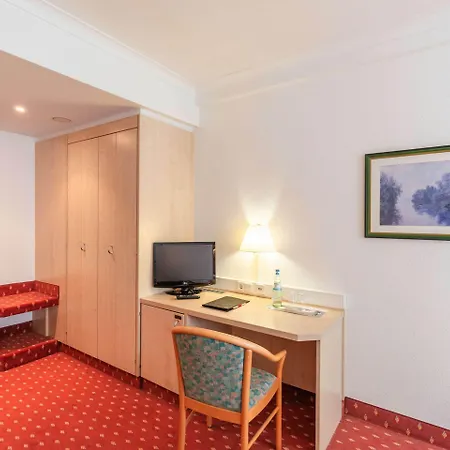 Intercityhotel Hotel 4*