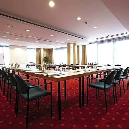 Hotel Intercityhotel 4*