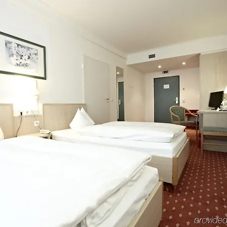 Intercityhotel Szálloda 4*
