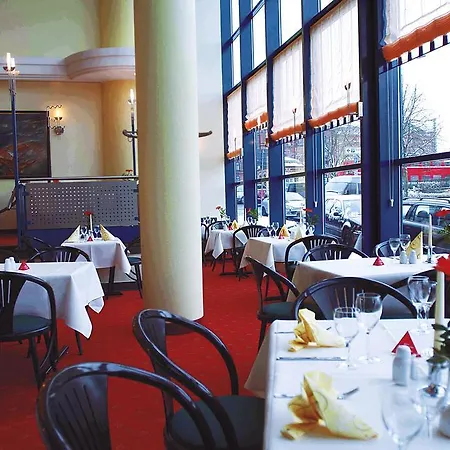 מלון Intercityhotel