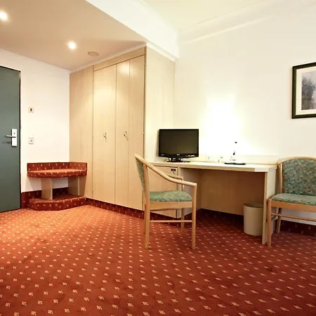 Intercityhotel Hotel 4*