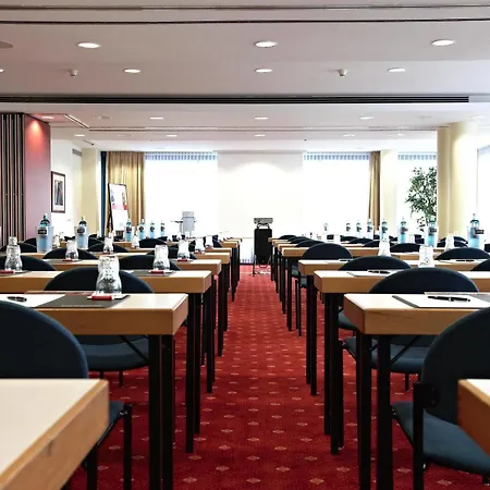 Intercityhotel Szálloda 4*