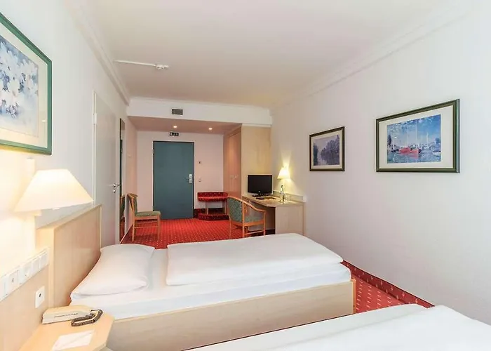 Intercityhotel Hotell 4*