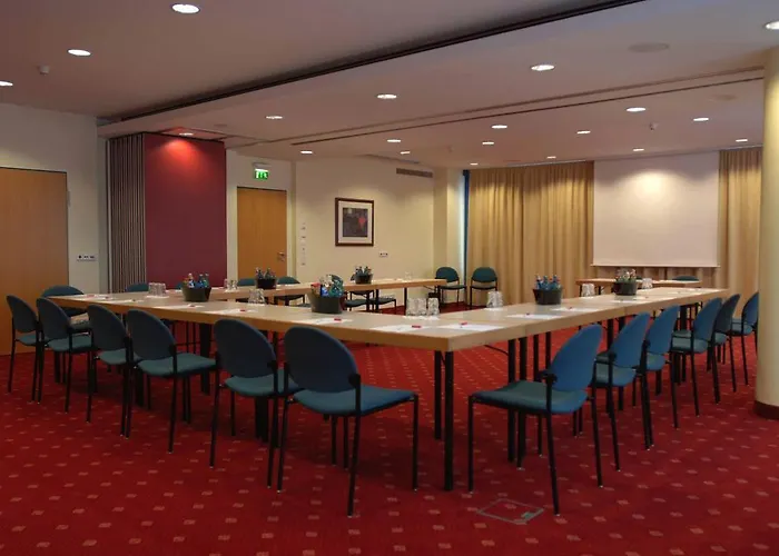 Hotell Intercityhotel 4*