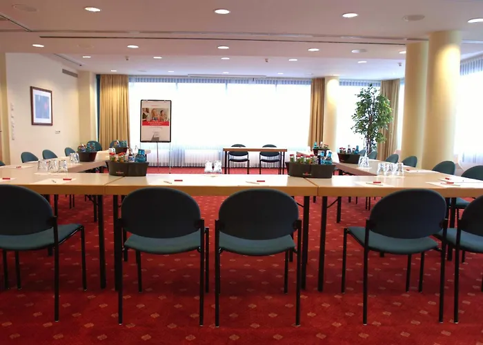 Hotell Intercityhotel 4*